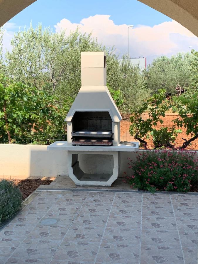 Apartments Mirela Водице Екстериор снимка